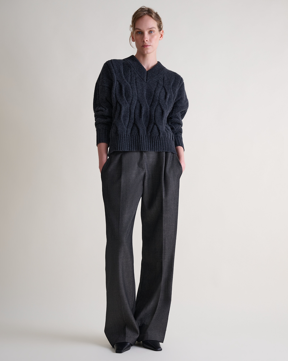 Lambswool Cable Knit V-neck Jumper - Graphite