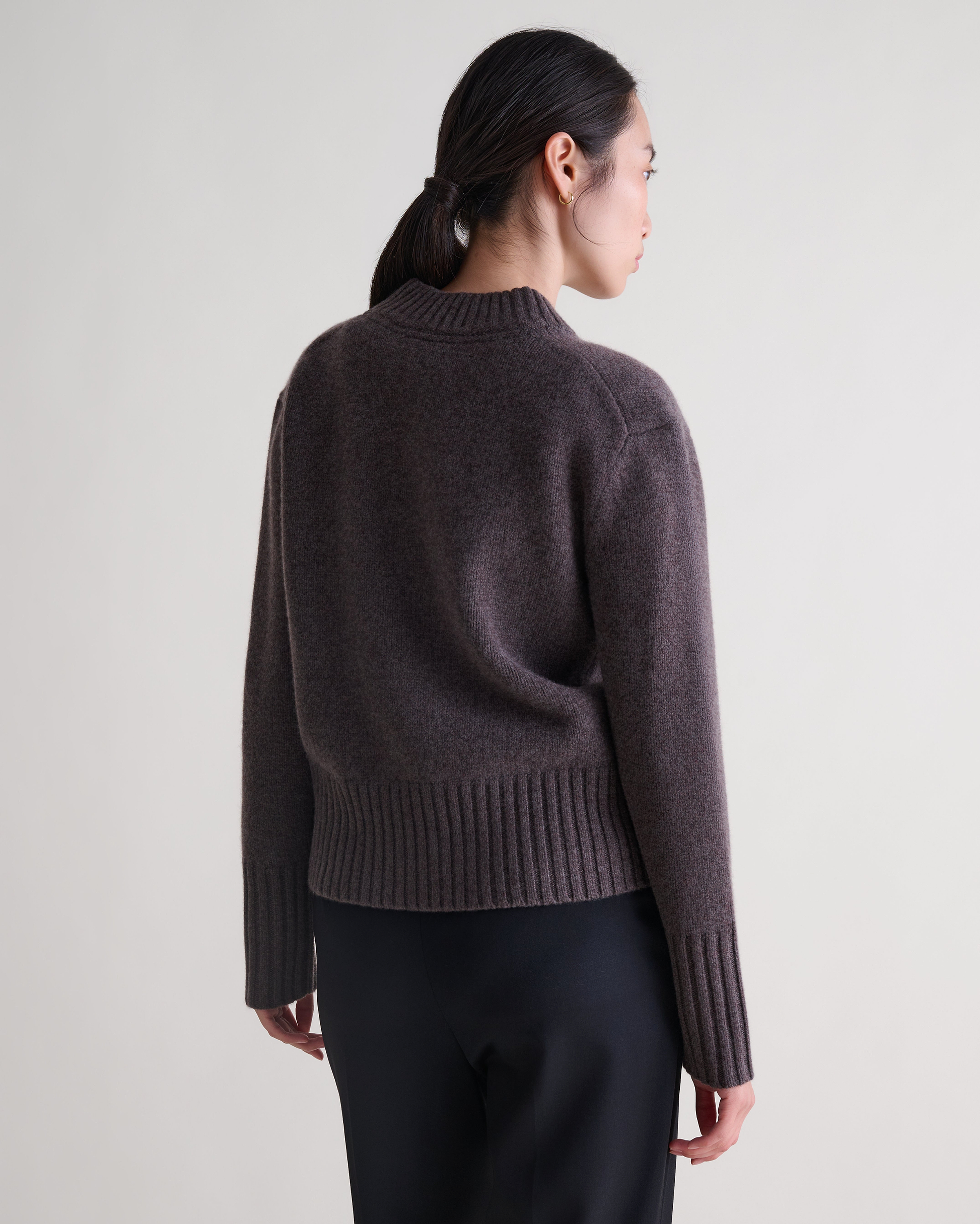 Women's Wool V-neck Jumper - Chocolate