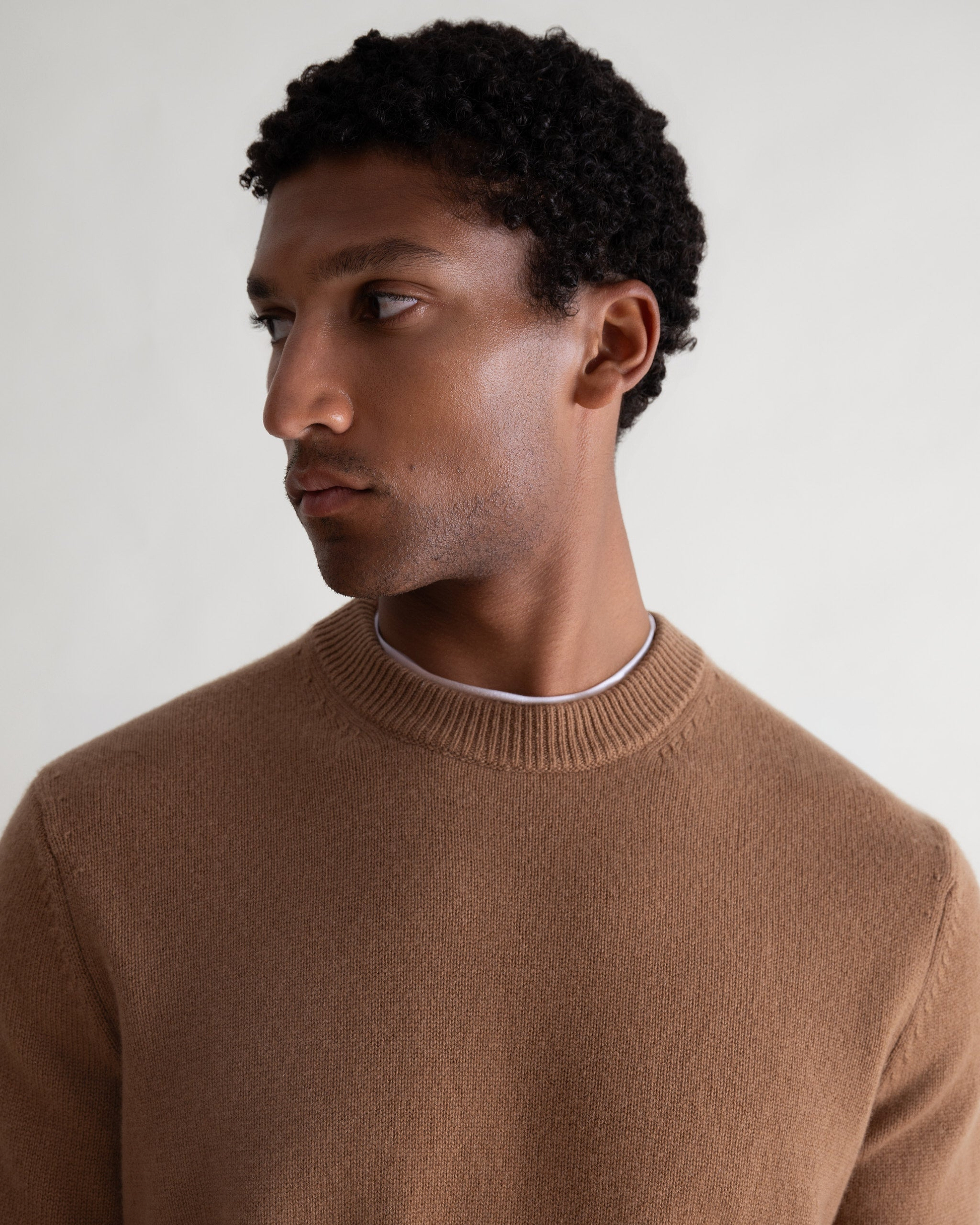 Men's Finest Cashmere Mid-Weight Crew Neck Jumper - Deep Camel