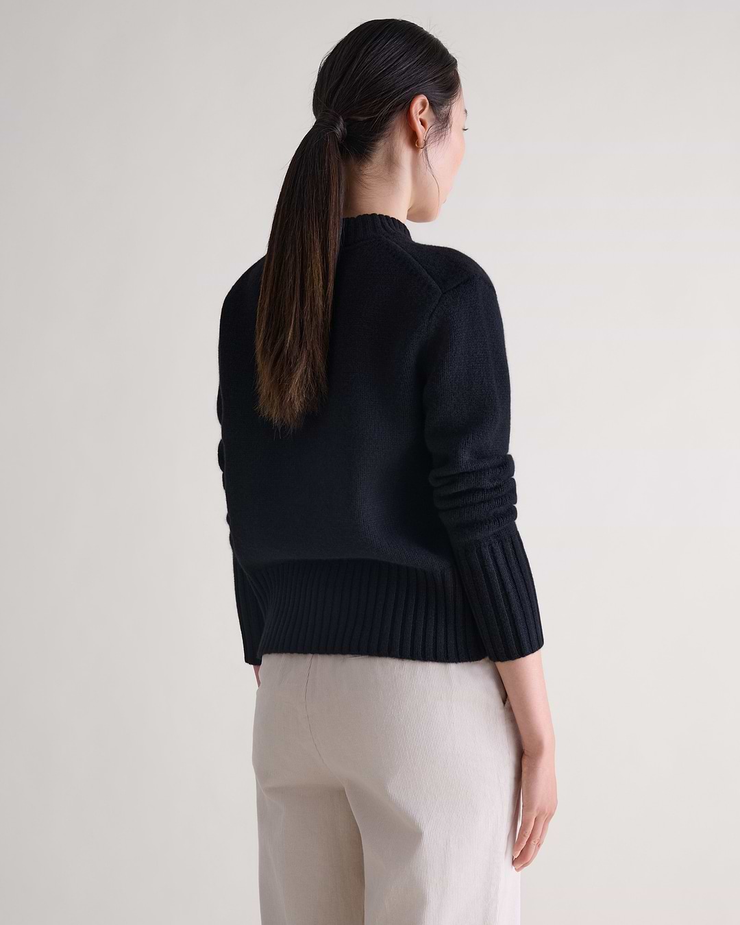 Women's Wool V-neck Jumper