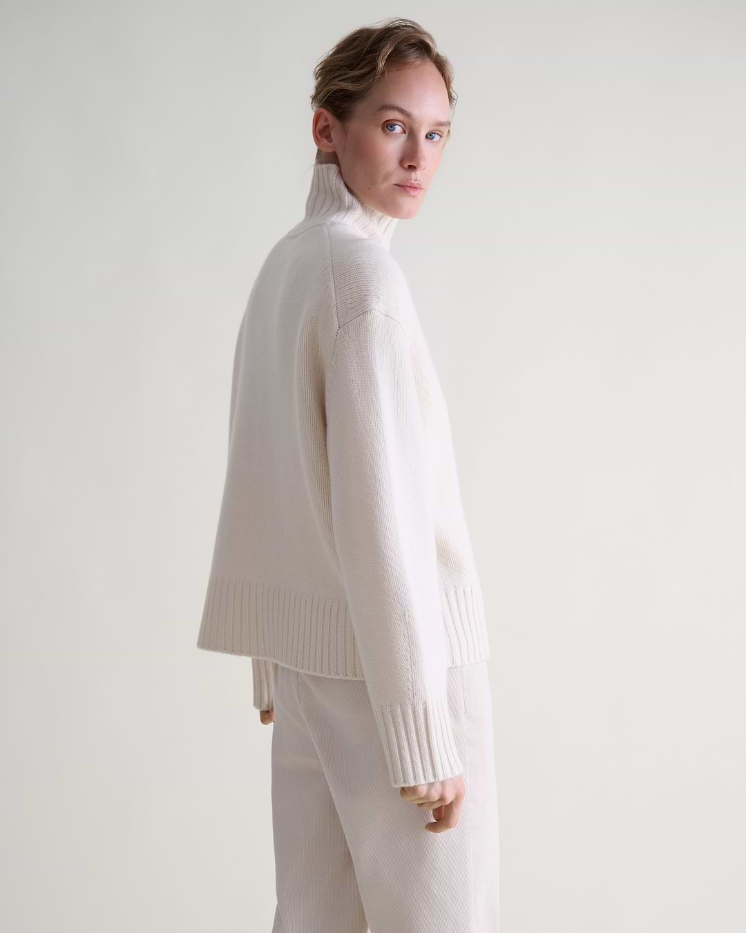 Women's Finest Cashmere High Neck Jumper - Buttermilk