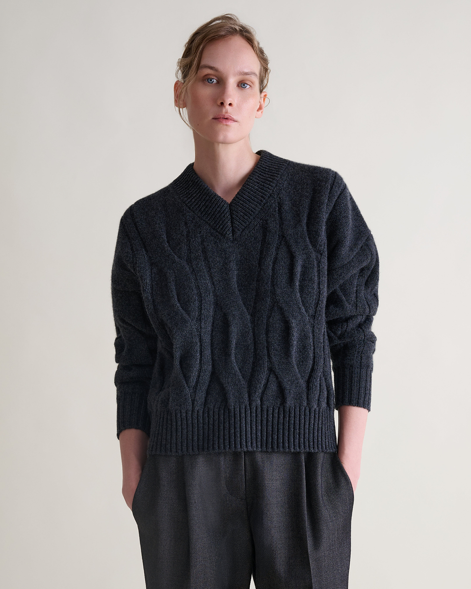 Lambswool Cable Knit V-neck Jumper - Graphite