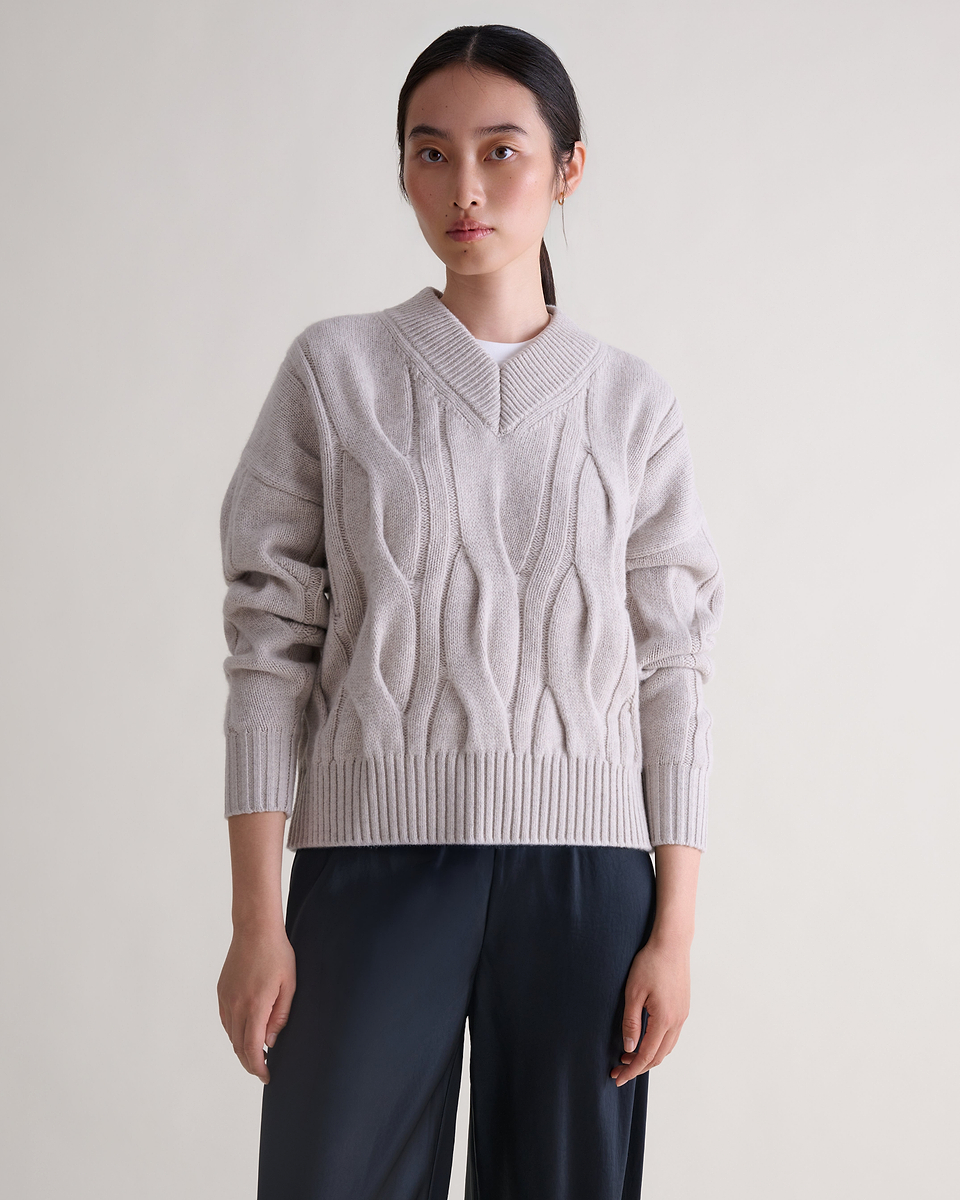 Lambswool Cable Knit V-neck Jumper - Bone