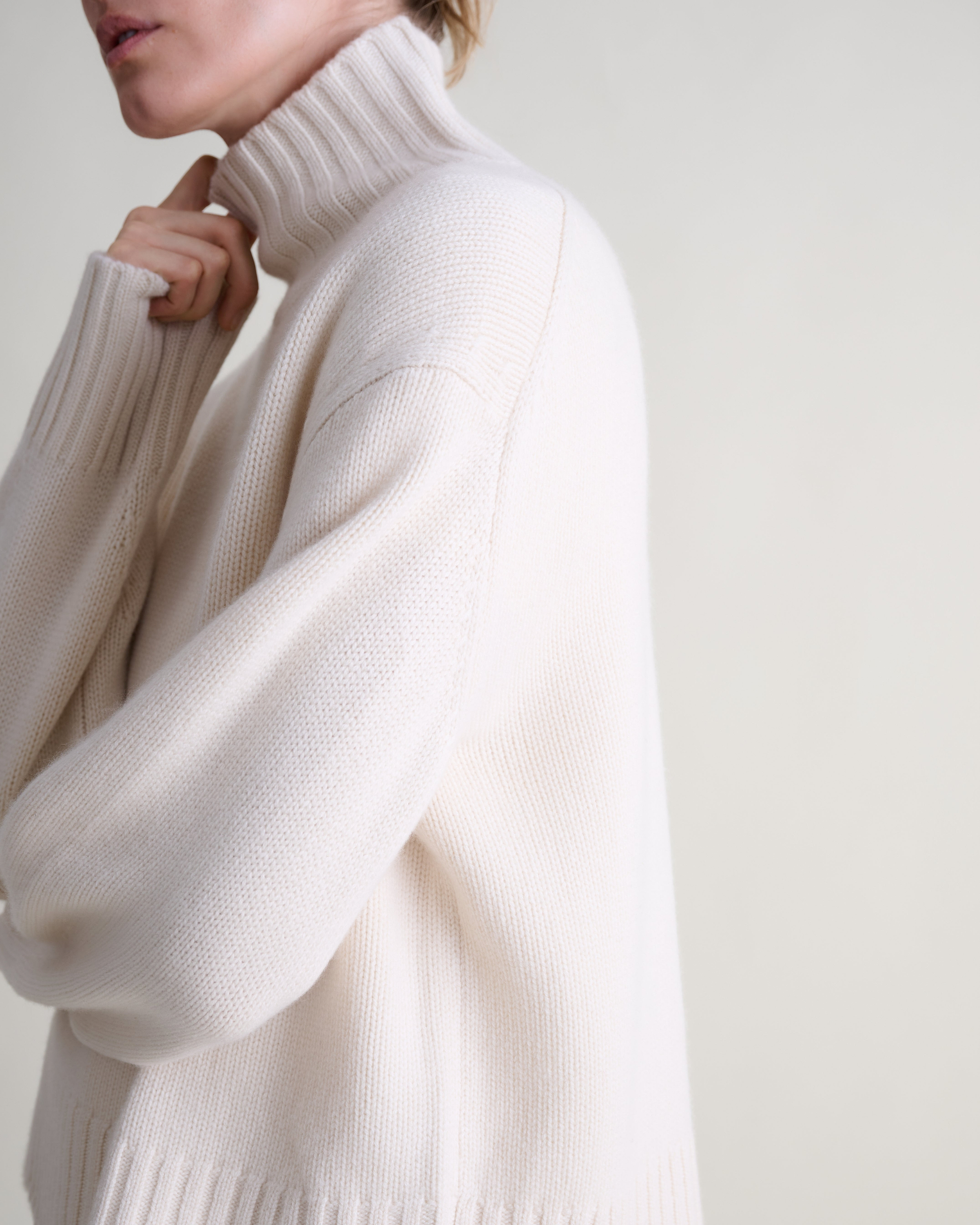Women's Finest Cashmere High Neck Jumper - Buttermilk