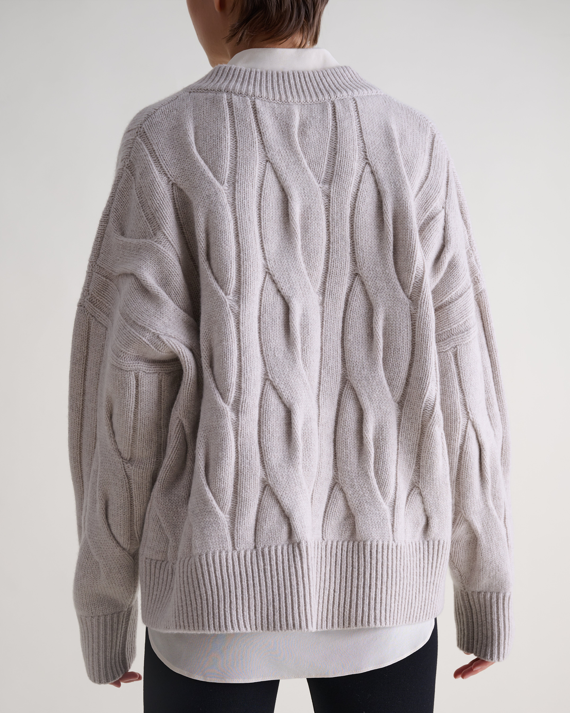 Lambswool Cable Knit V-neck Jumper - Bone