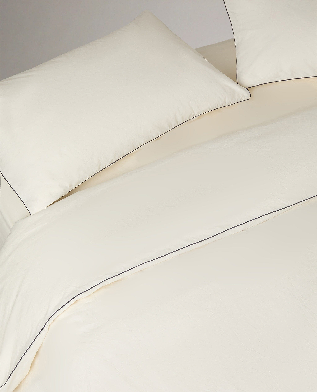 Crisp & Cool Organic Cotton Duvet Set - Buttermilk Black Piping