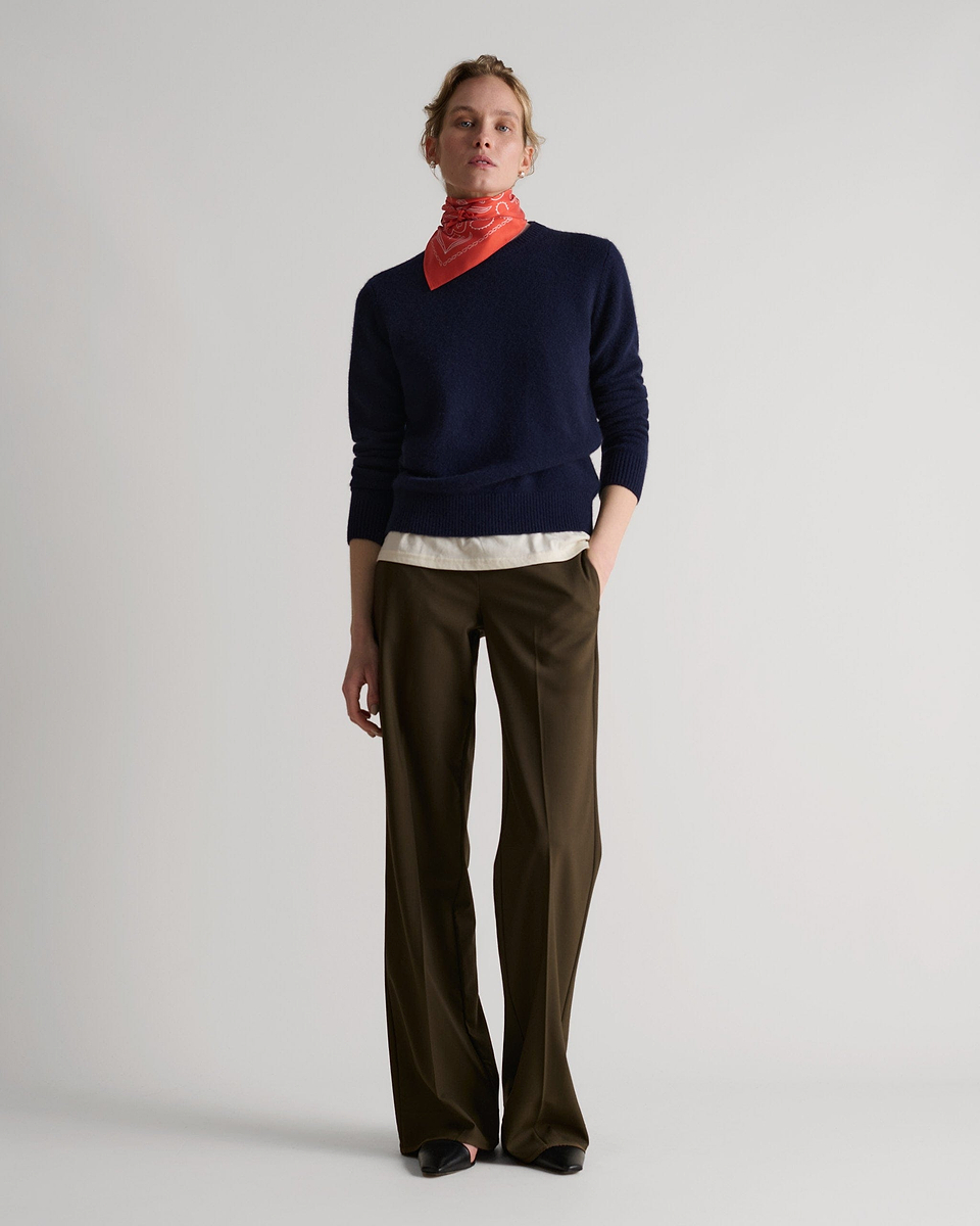 Women's Finest Midweight Cashmere Crew Neck Jumper - Navy