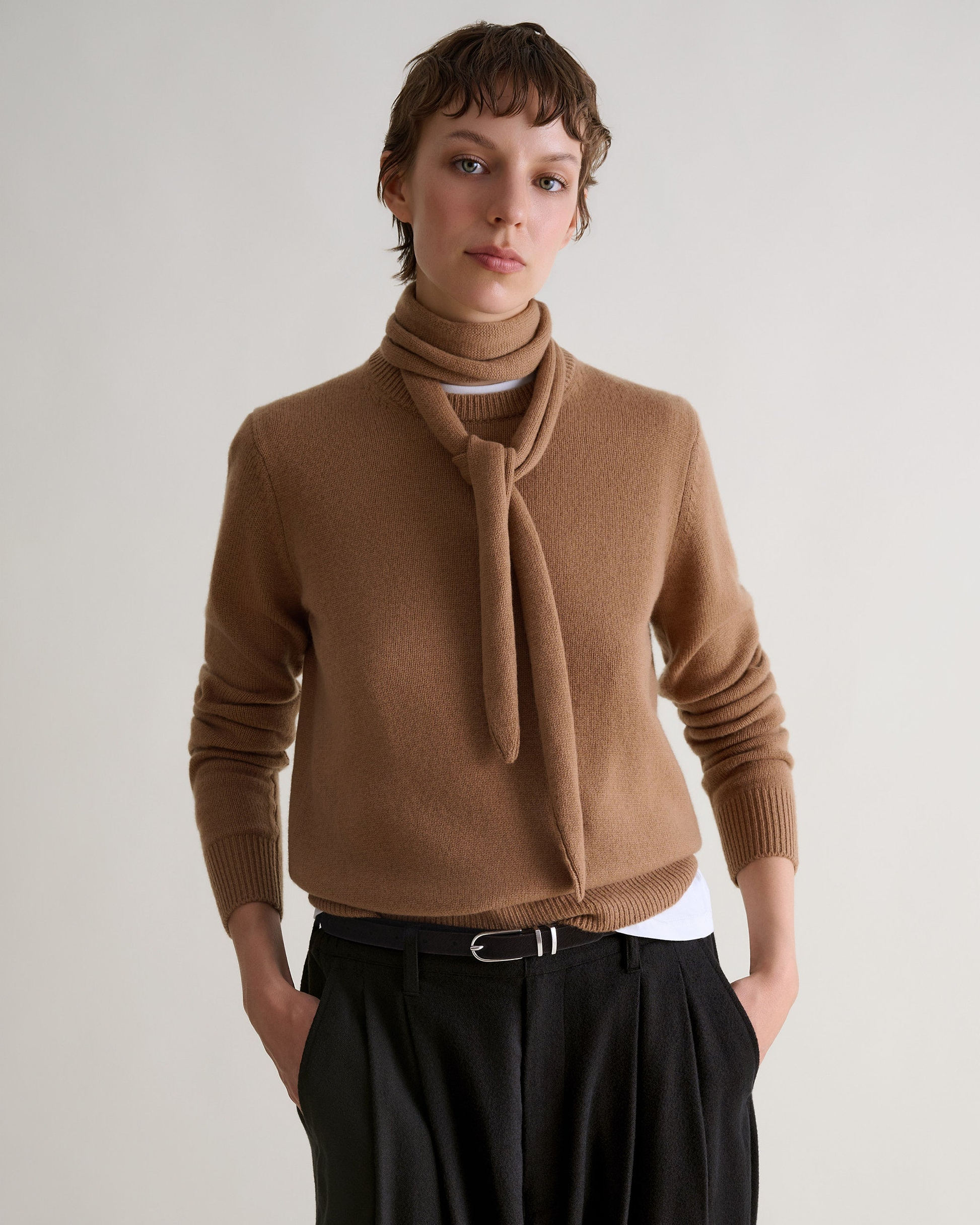 Finest Cashmere Skinny Scarf - Deep Camel