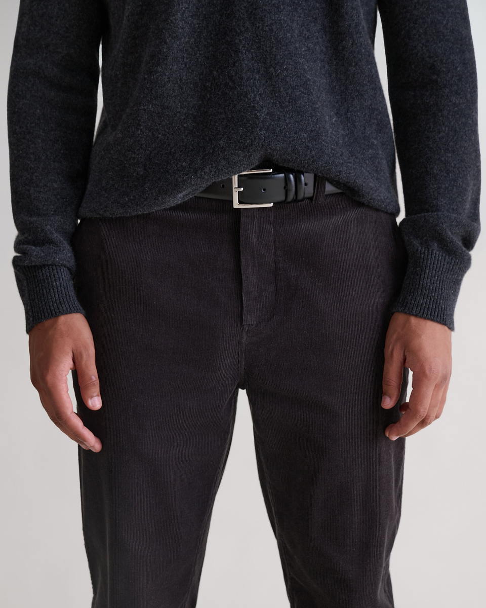 Men's Smooth Grain Silver Buckle Leather Belt - Black