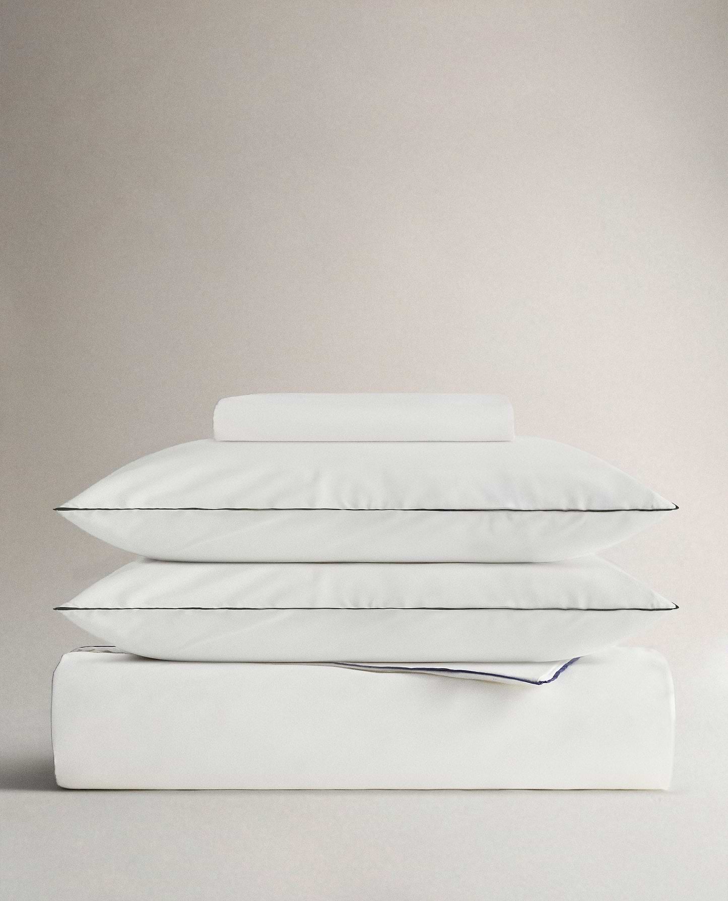 The Crisp & Cool Organic Cotton Duvet Set - White Navy Piping