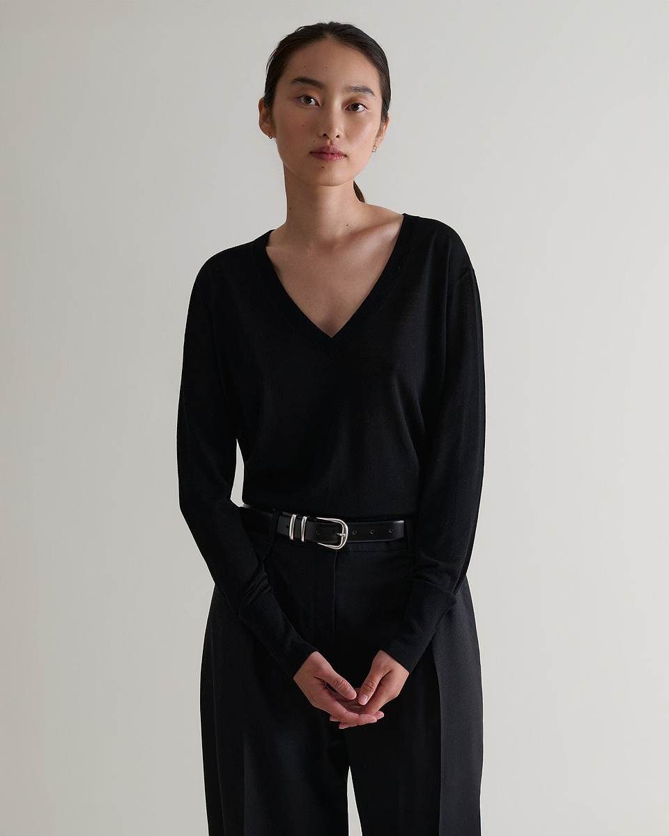 Women's Superfine Merino V Neck Jumper - Black-[colour]-[size]-Rise &amp; Fall