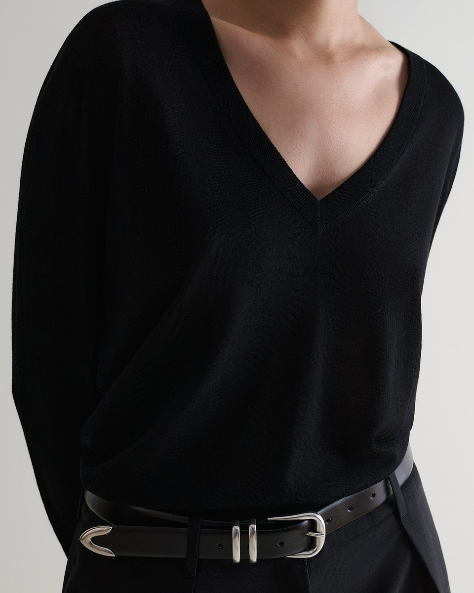 Women's Superfine Merino V Neck Jumper - Black-[colour]-[size]-Rise &amp; Fall