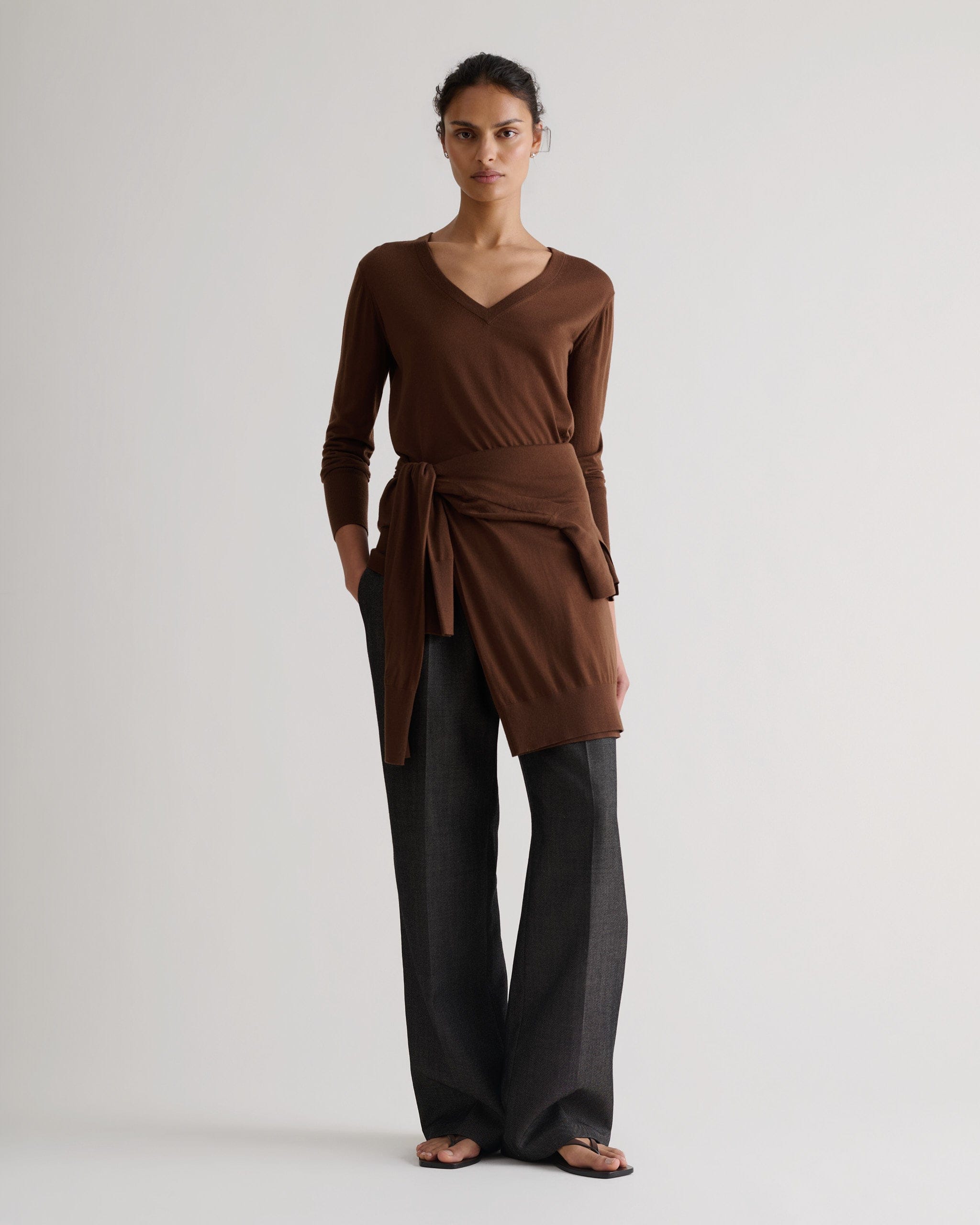 Women's Superfine Merino V Neck Jumper - Burl
