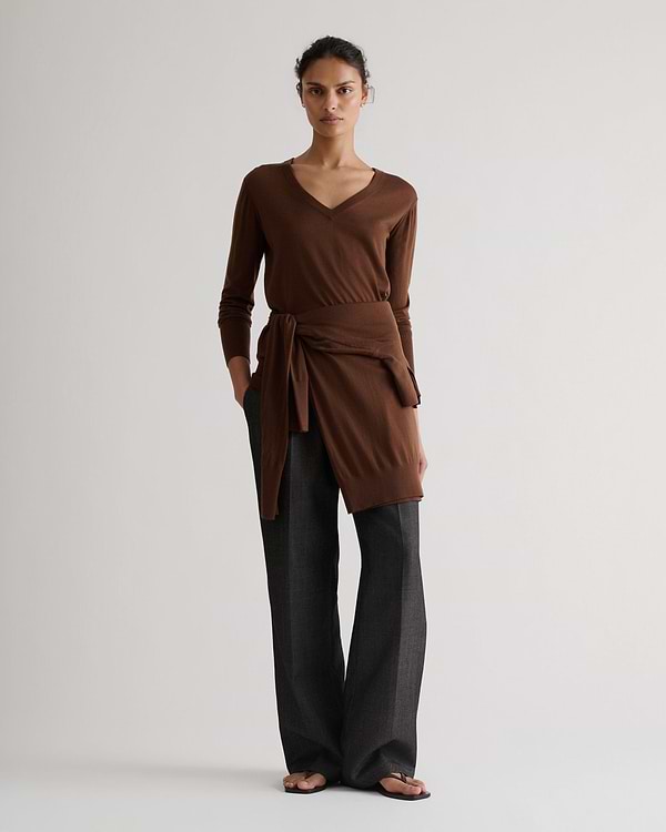 Women's Superfine Merino V Neck Jumper - Burl