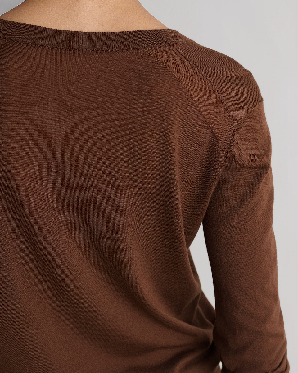 Women's Superfine Merino V Neck Jumper - Burl