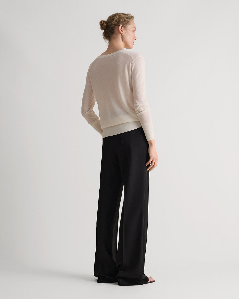 Women's Superfine Merino V Neck Jumper - Buttermilk