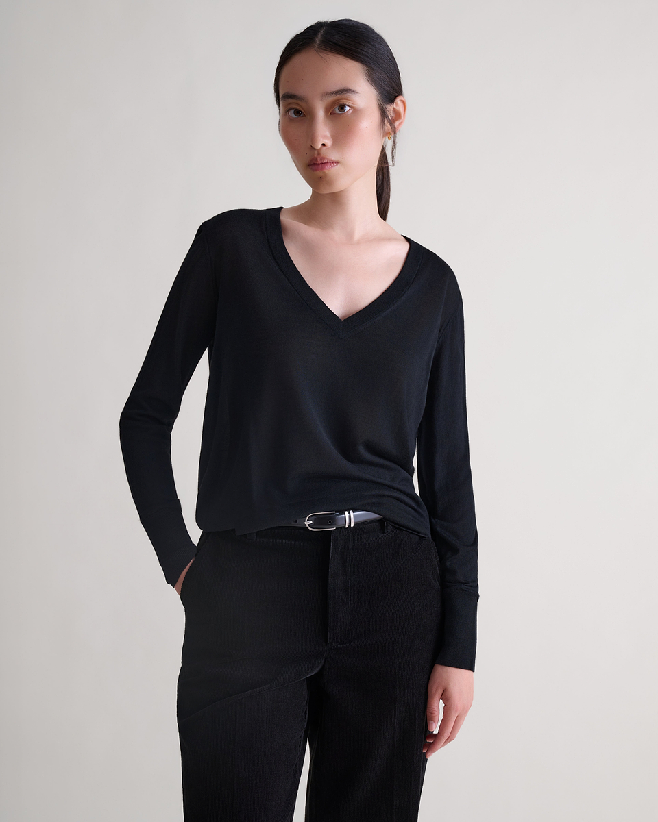 Women's Superfine Merino V Neck Jumper - Black