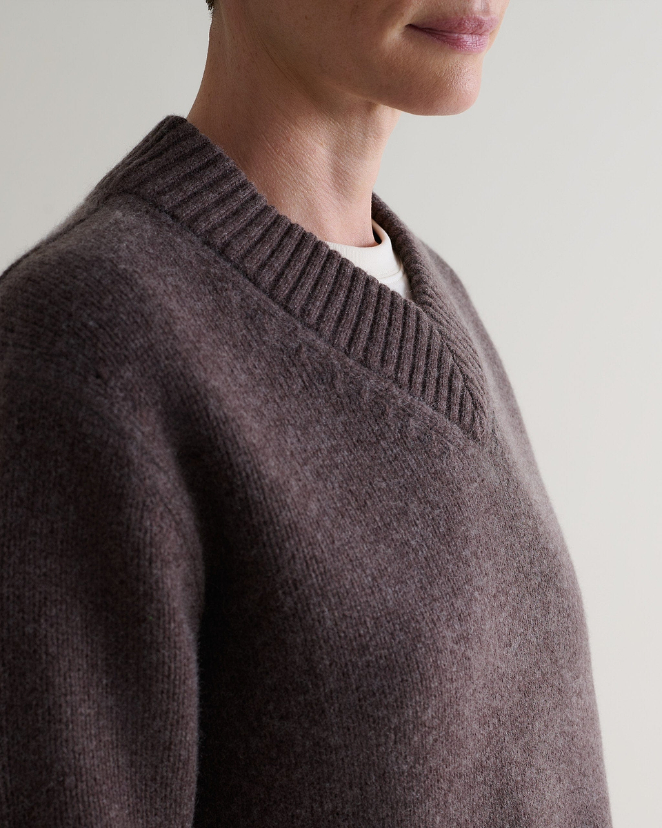 Women's Cashmere Merino V Neck Jumper - Chocolate