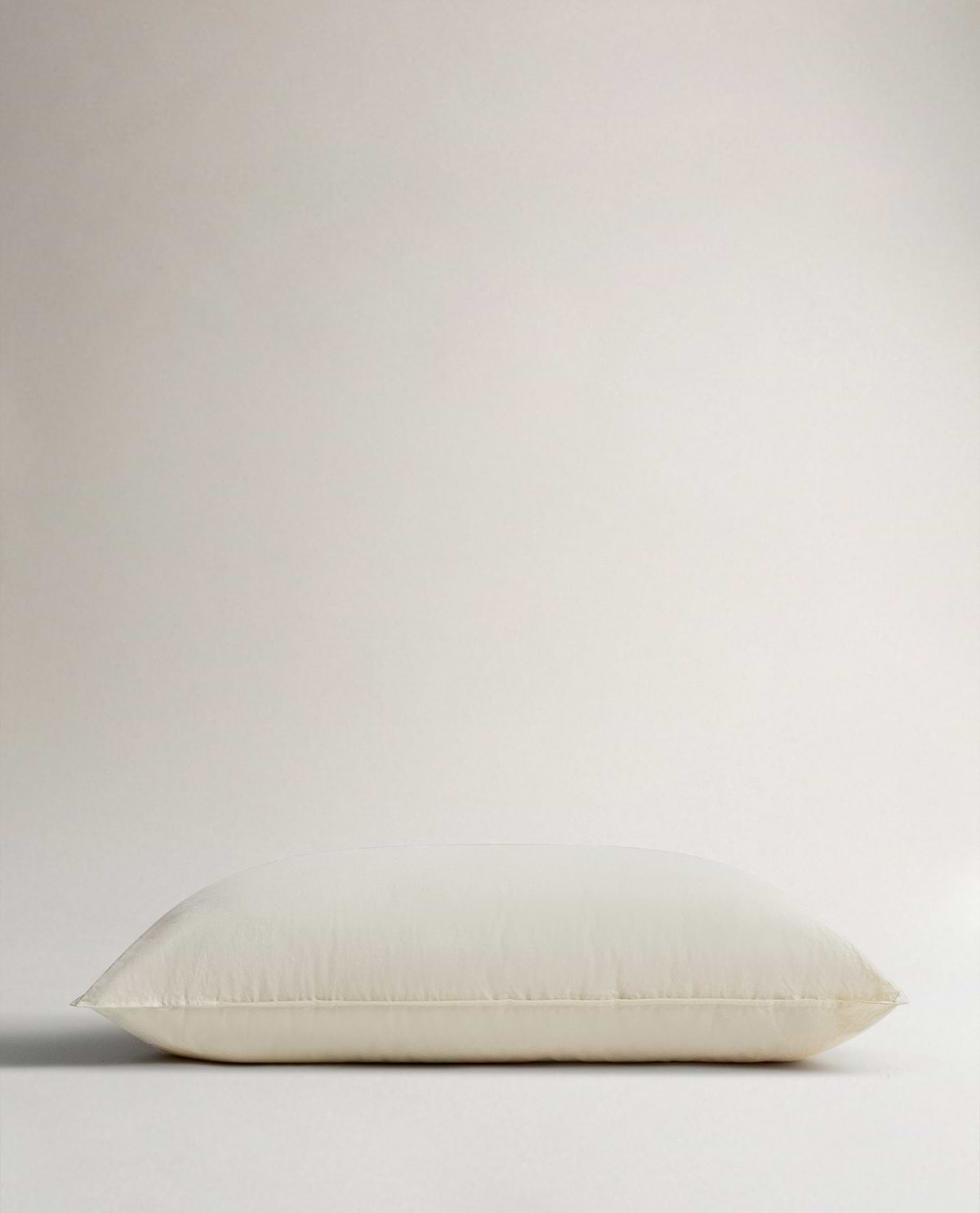 Image 1 of 3 showing Rise & Fall's certified British Wool Pillow.