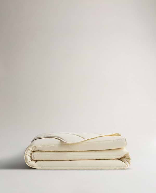 Image 1 of 4 showing Rise & Fall's certified British Wool Duvet.