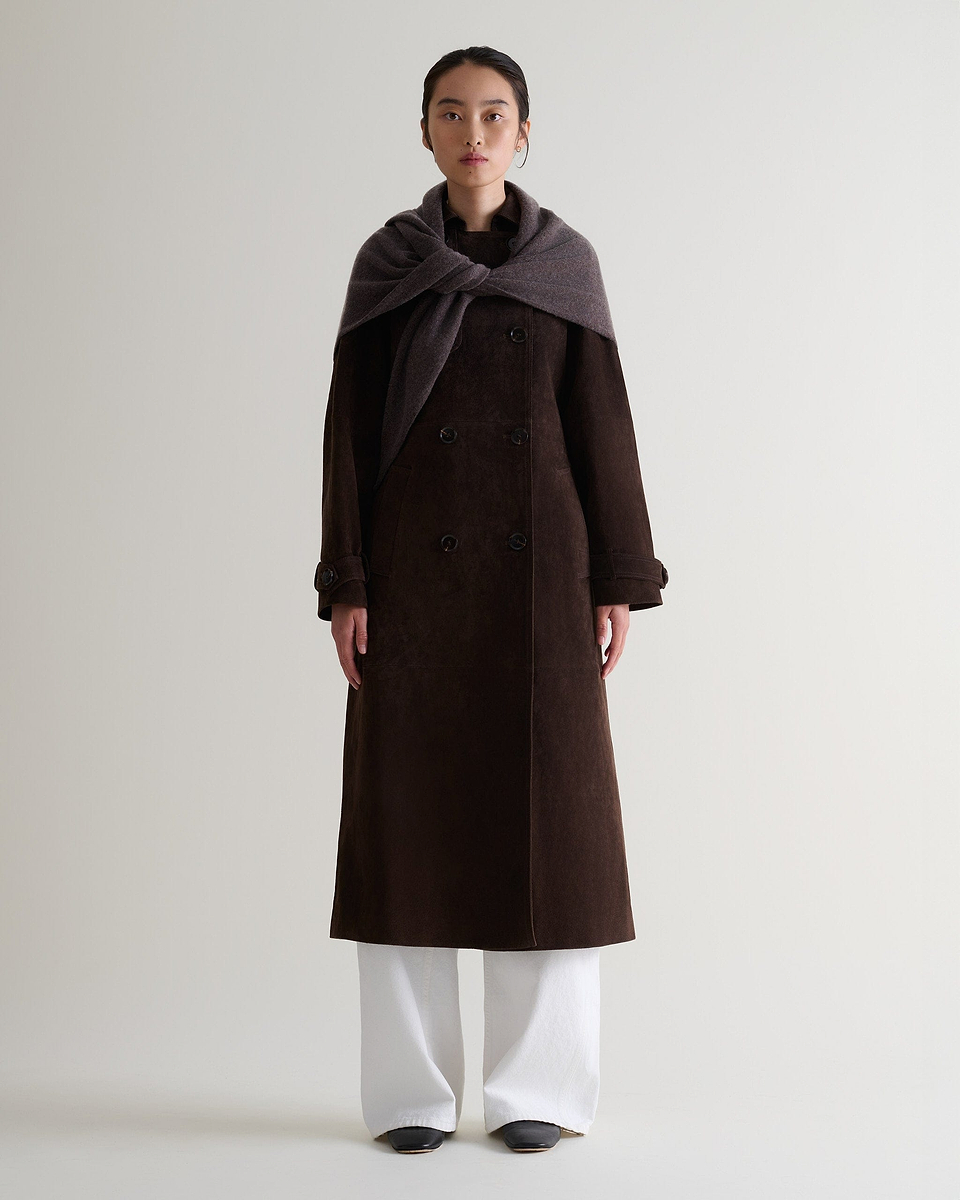 Image 3 of 3 showing woman wearing Rise & Fall's chocolate brown Cashmere Merino Bandana.