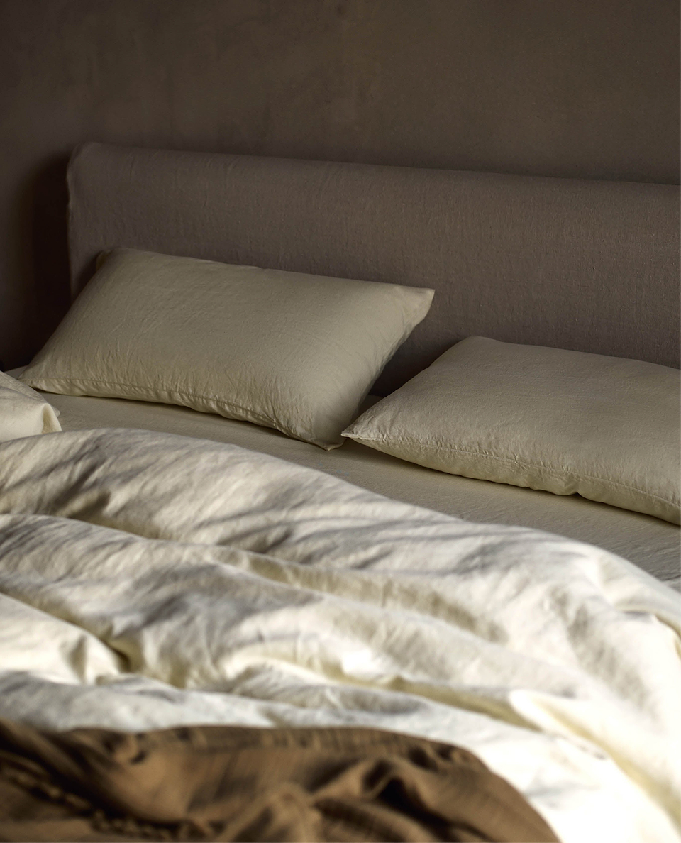 Image 3 of 4 showing Rise & Fall's House of Grey European Flax™ Linen Pillowcase Set, colour: Celery.