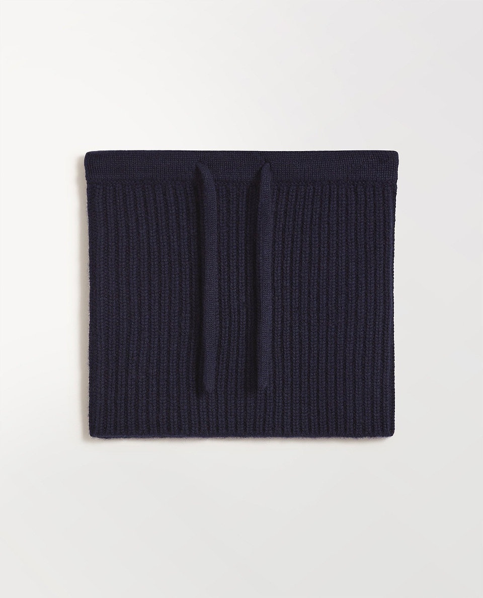 Close up of Rise & Fall's indigo cashmere merino drawstring snood 