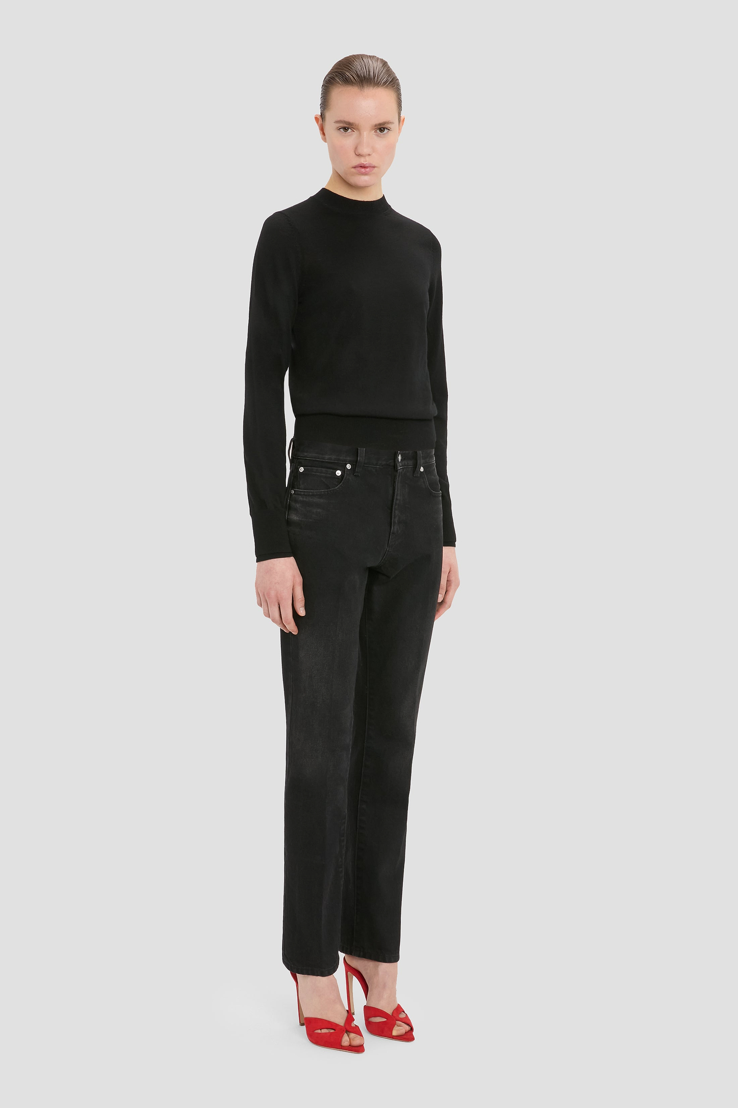 Low Waist Jean In Washed Black