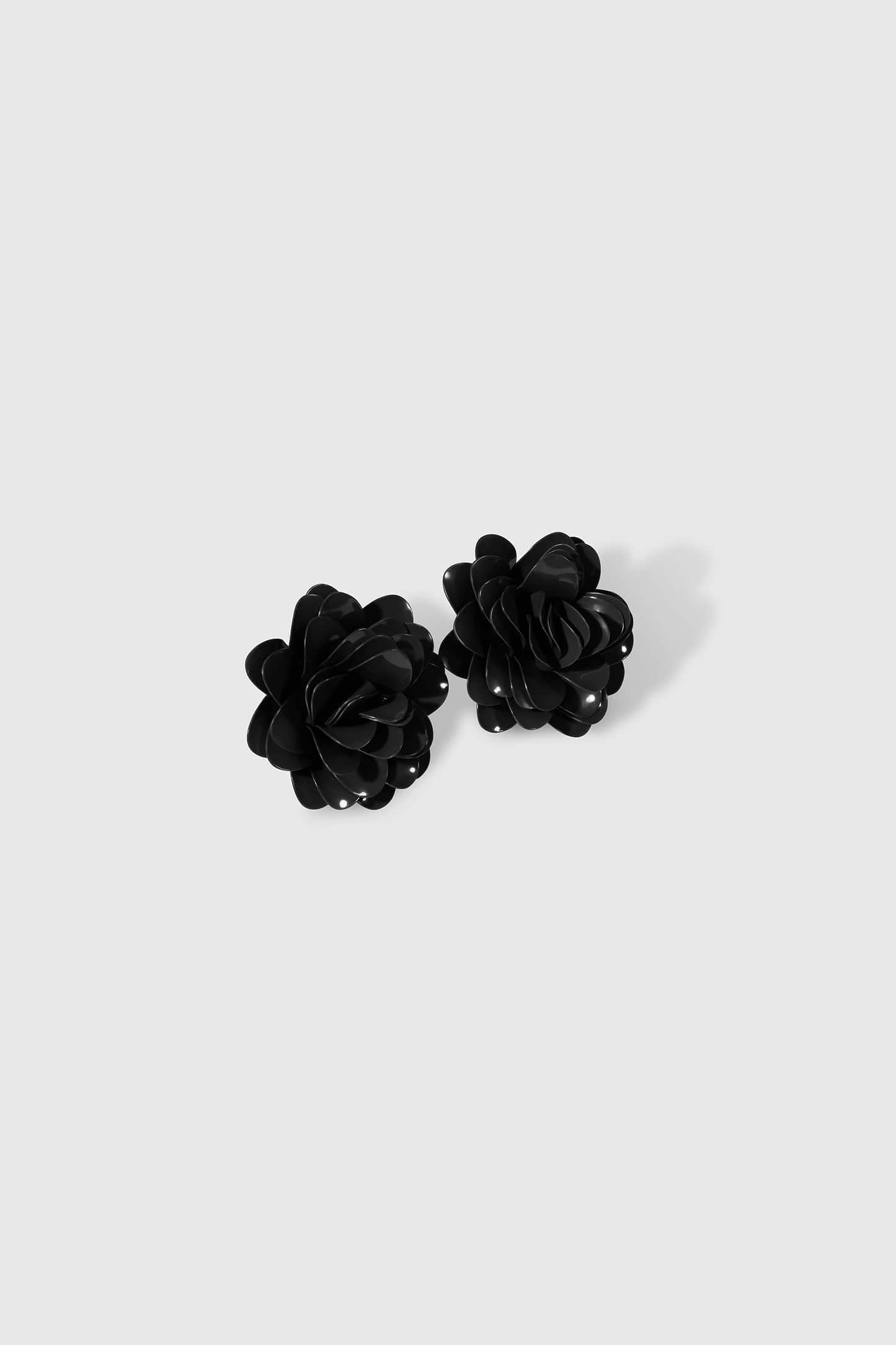 Bunched Petal Earrings Black