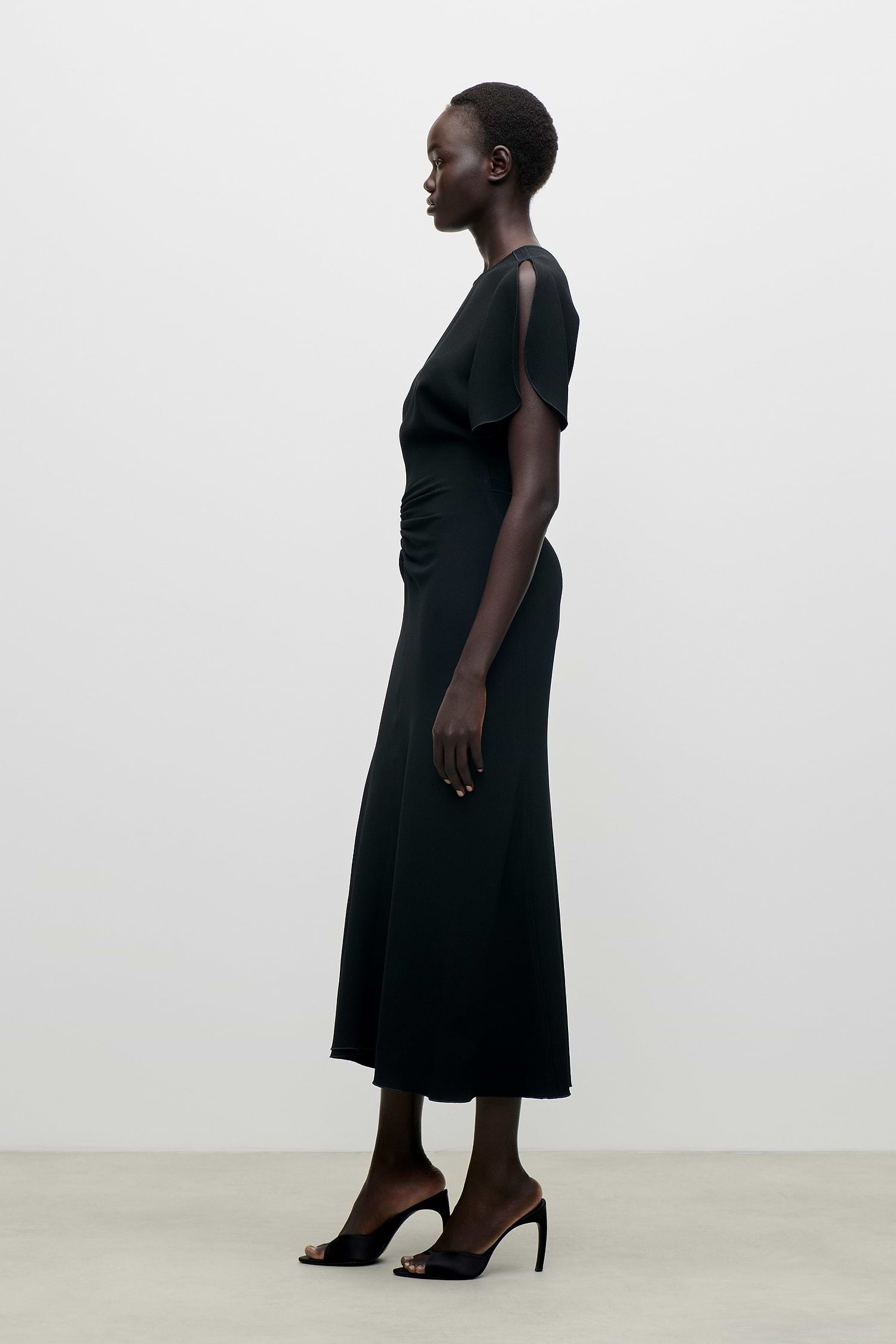 Bela Midi Dress In Black