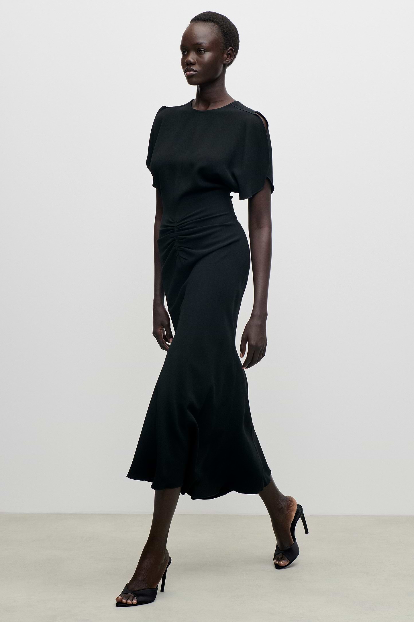 Bela Midi Dress In Black