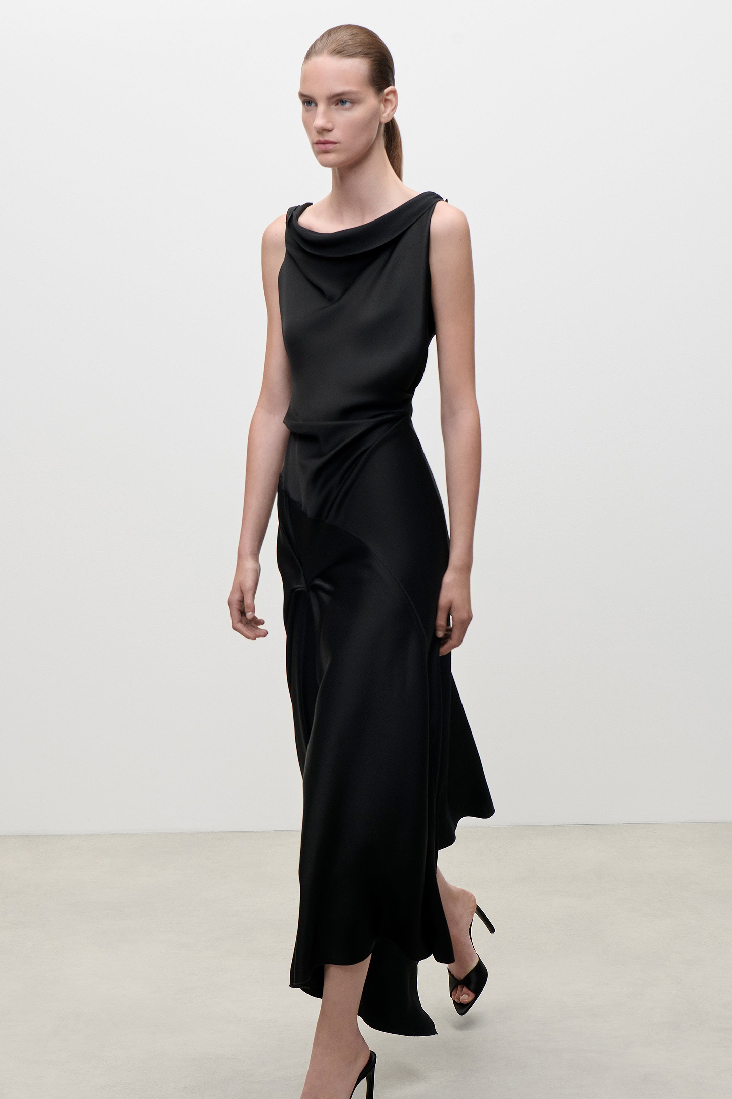 Posy Midi Dress In Black