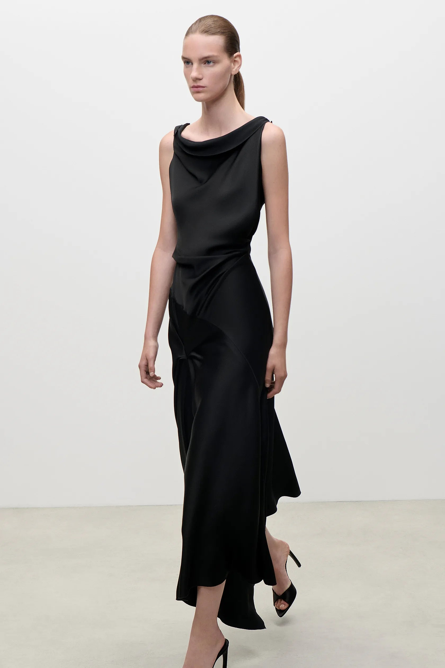 Posy Midi Dress In Black