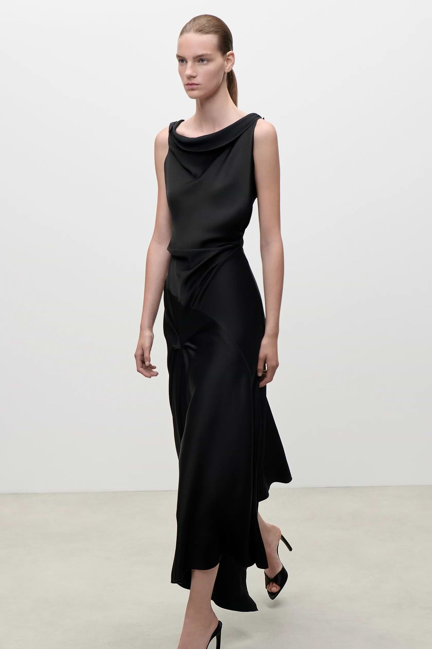 Posy Midi Dress In Black