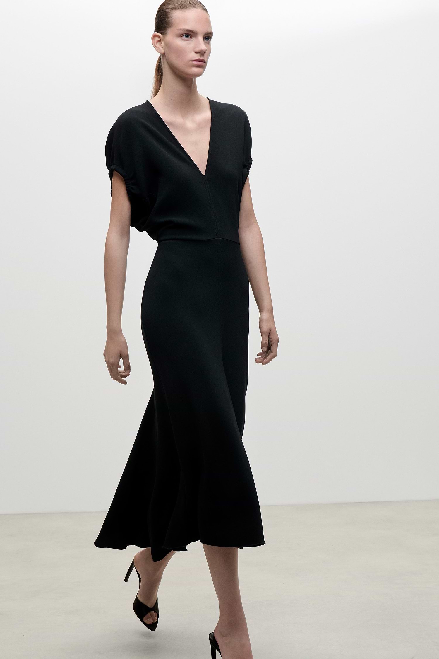 Edith Midi Dress In Black