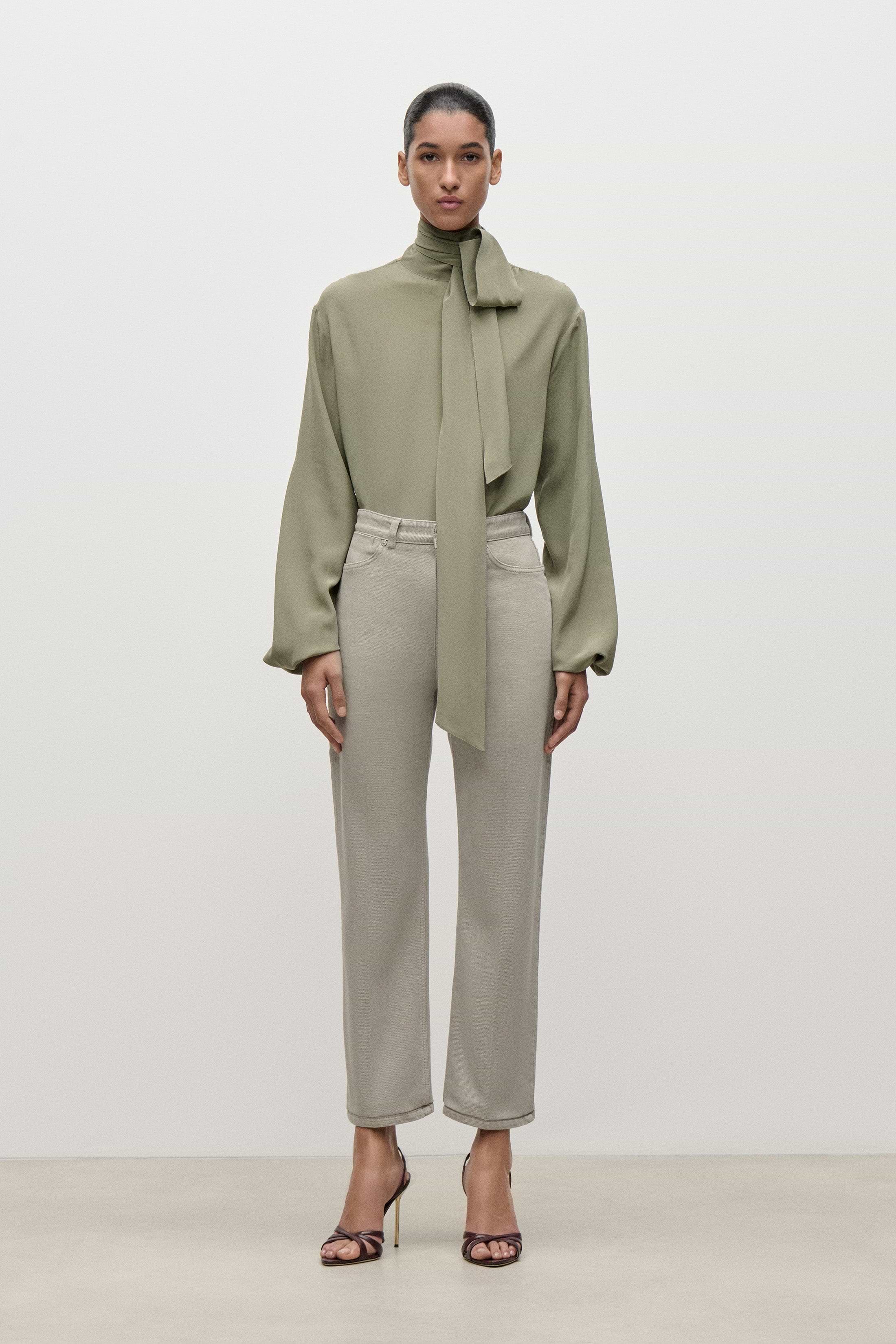 Berenice Cropped Jean In Light Grey
