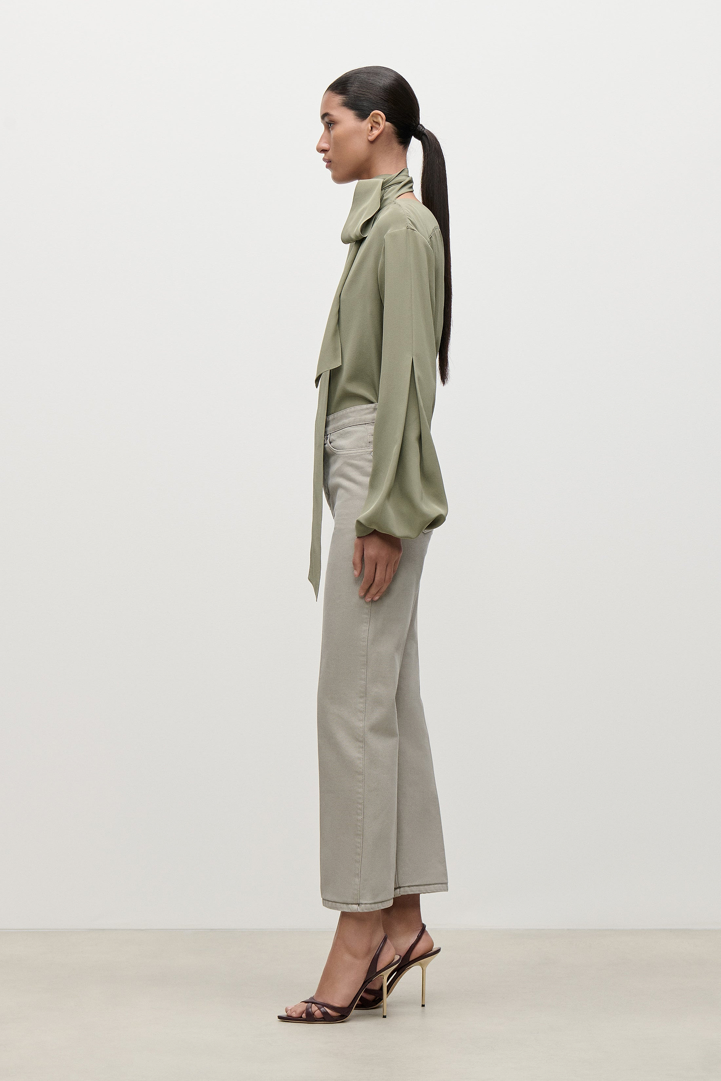 Berenice Cropped Jean In Light Grey