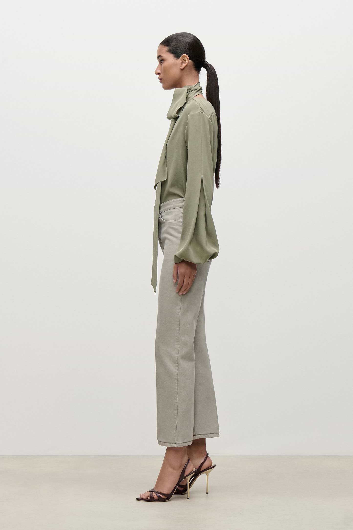Berenice Cropped Jean In Light Grey