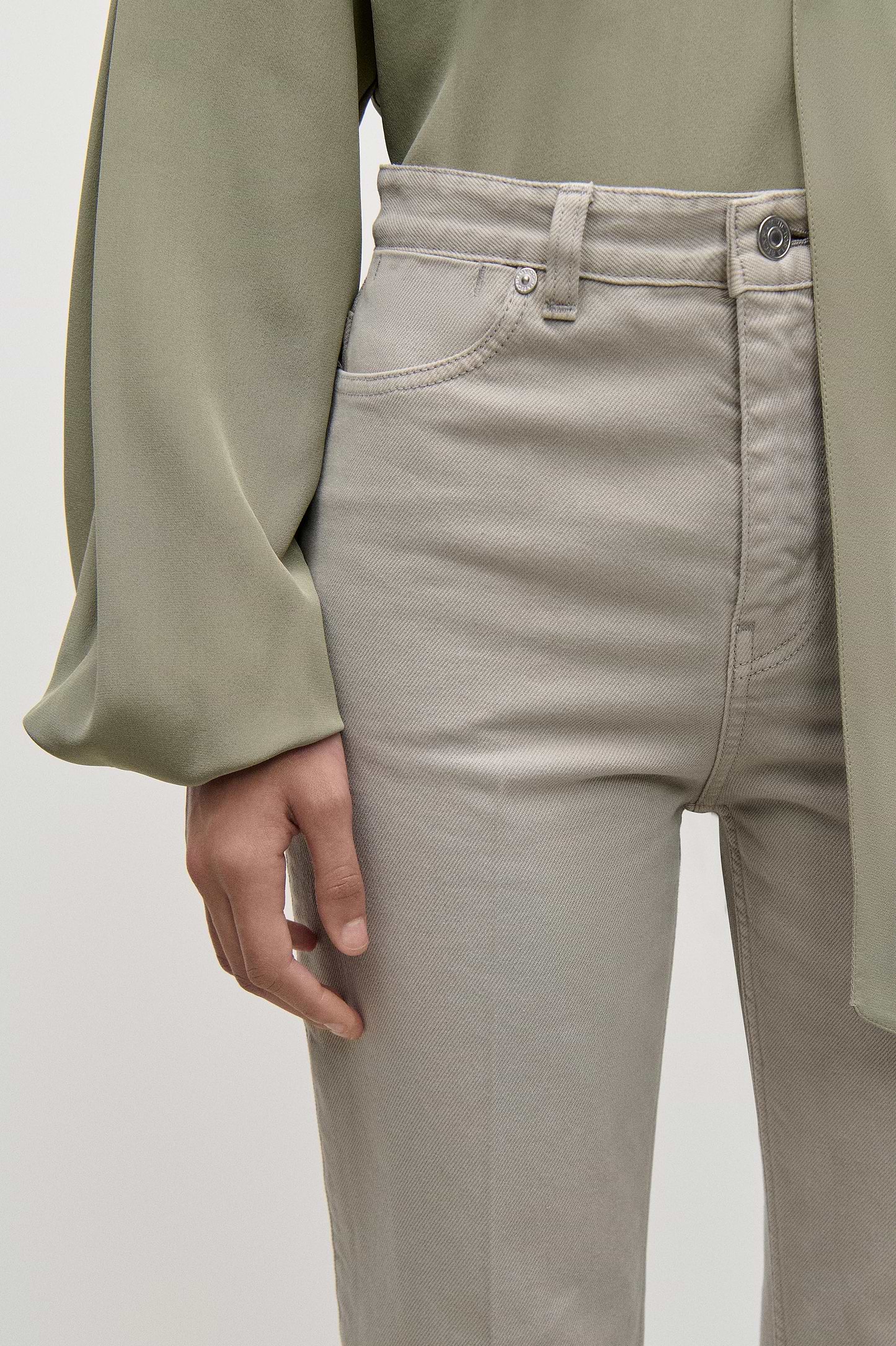 Berenice Cropped Jean In Light Grey