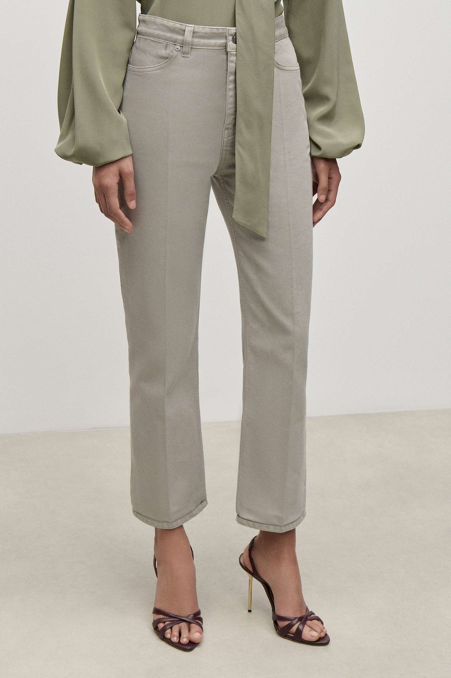 Berenice Cropped Jean In Light Grey