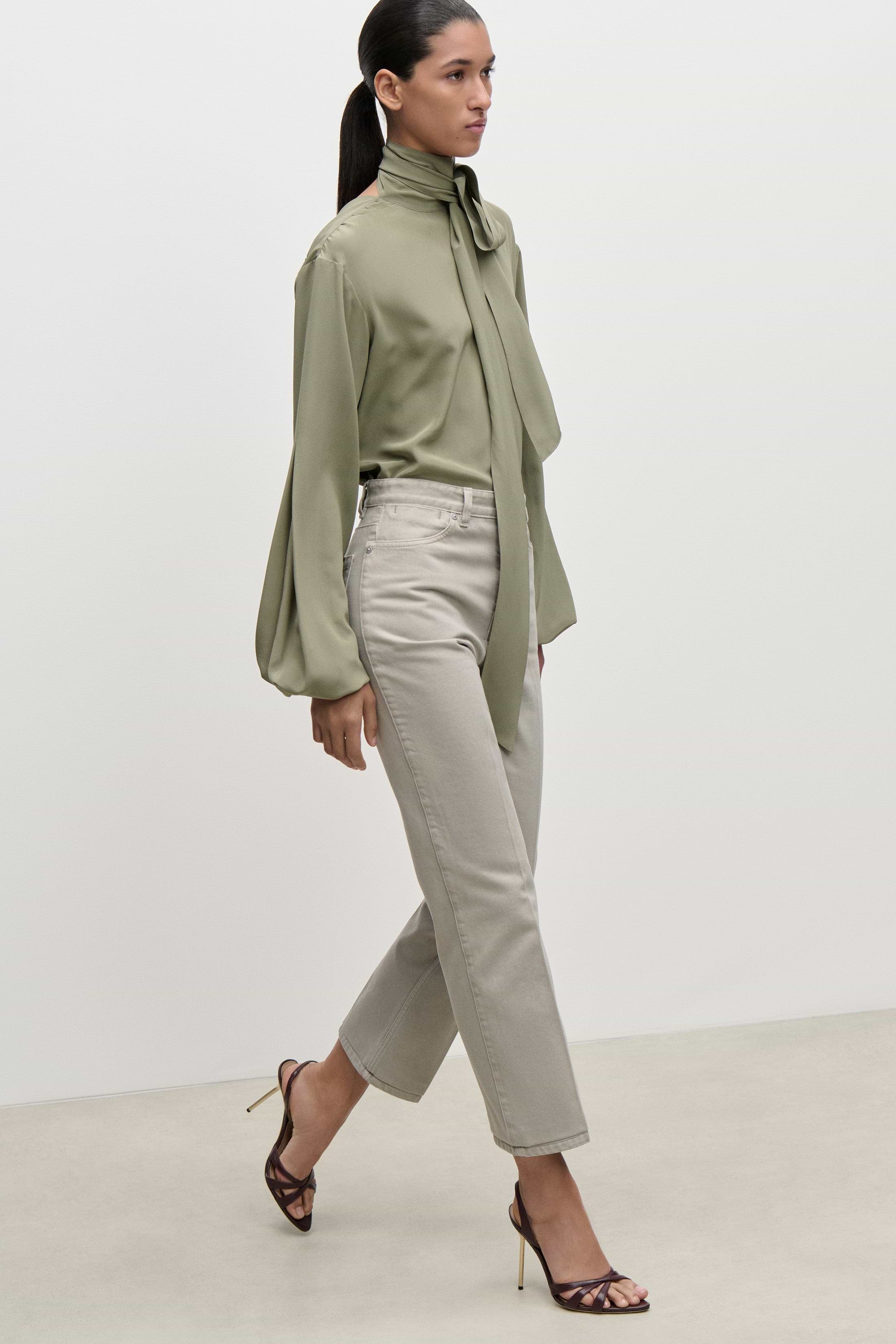 Berenice Cropped Jean In Light Grey