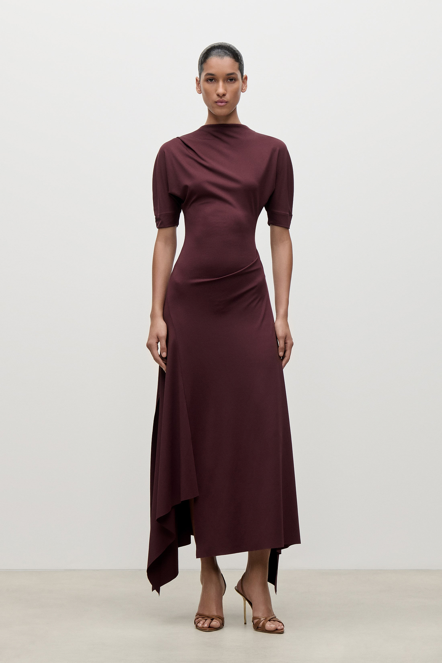 Short Sleeve Midi Dress In Burgundy