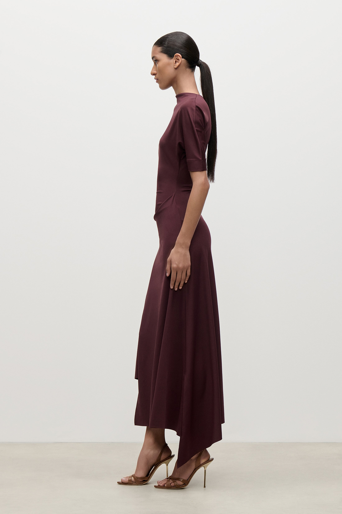 Short Sleeve Midi Dress In Burgundy