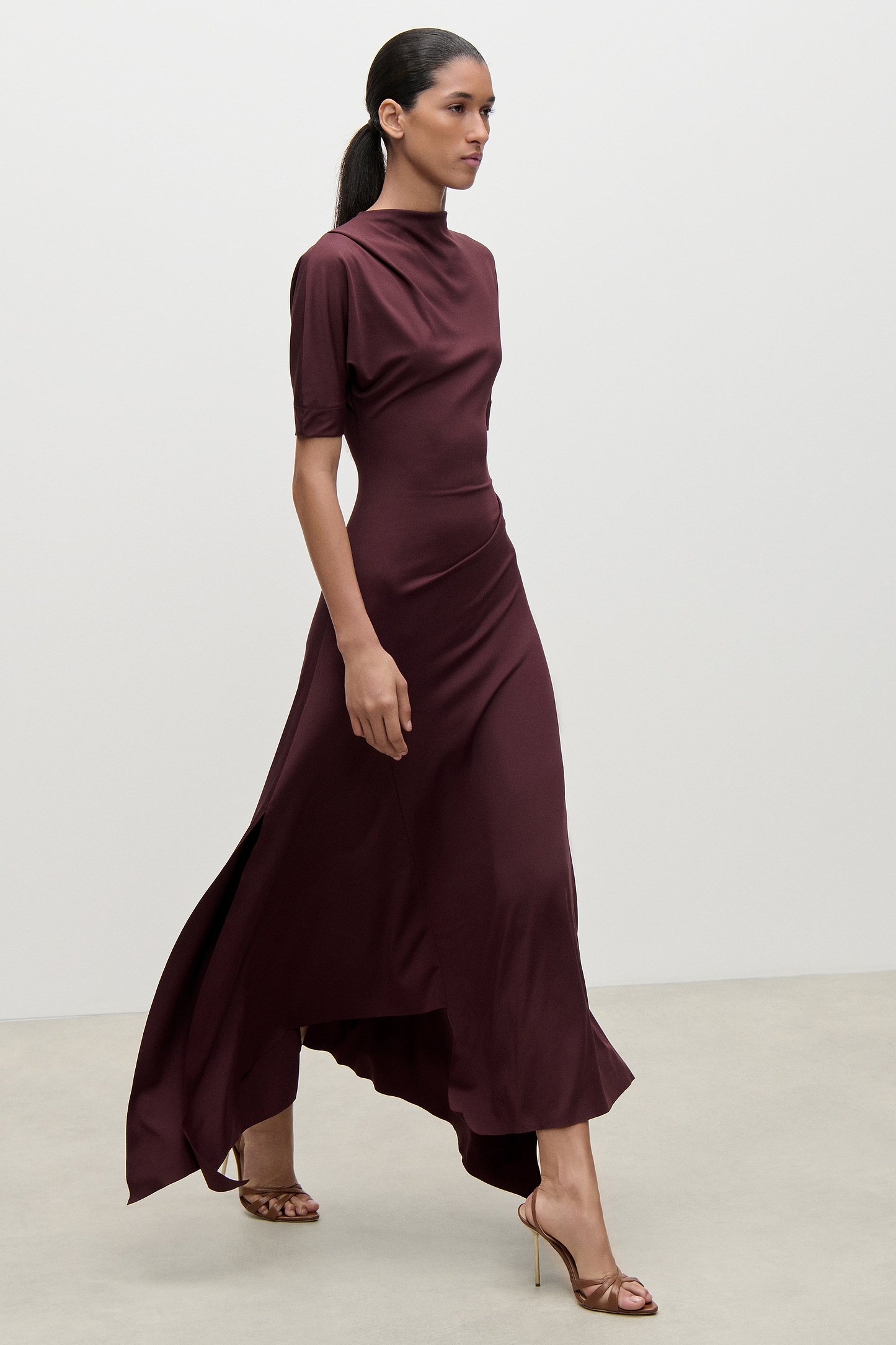 Short Sleeve Midi Dress In Burgundy