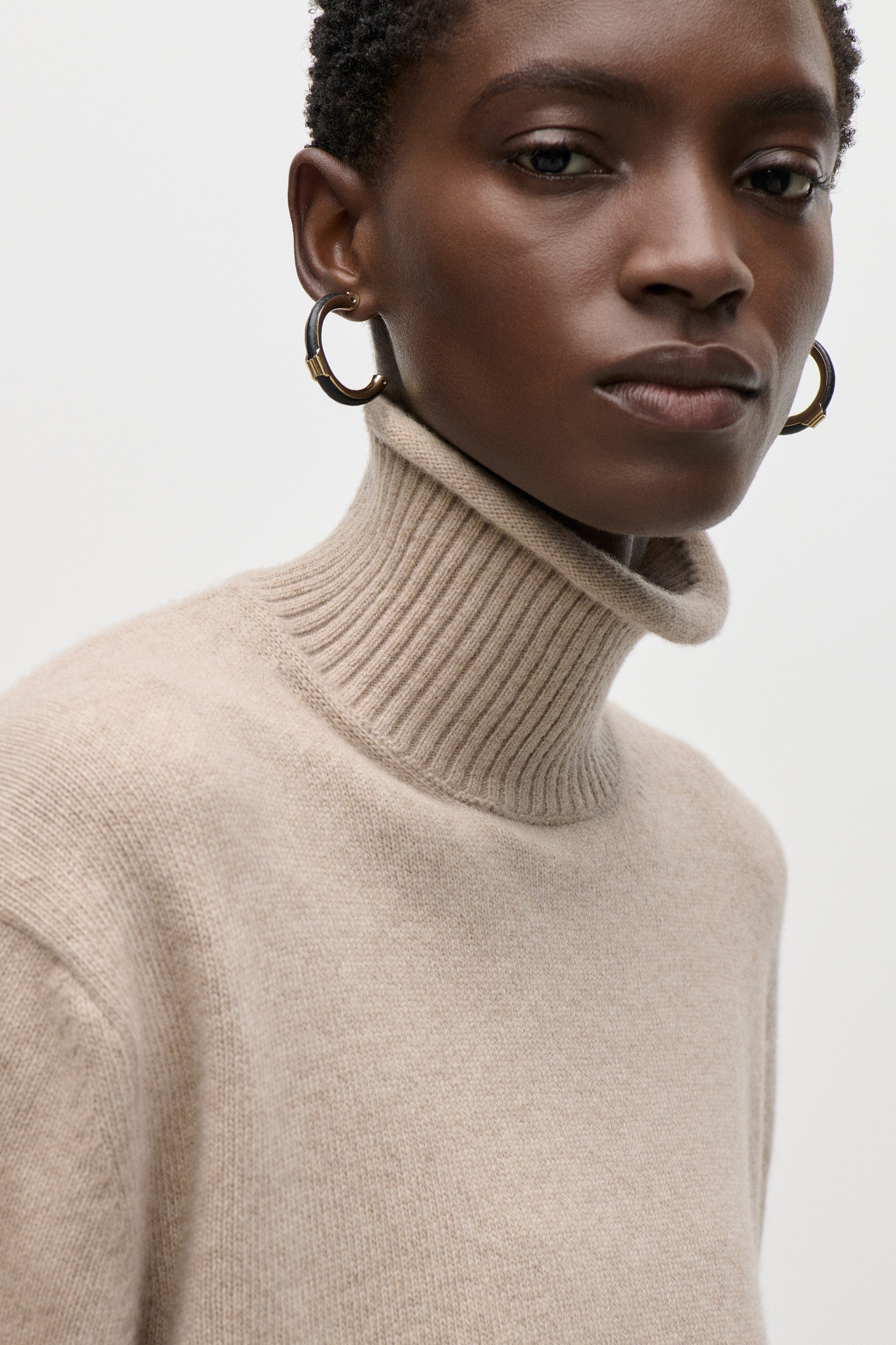 Strobel Hoop Earrings In Black Brass & Leather