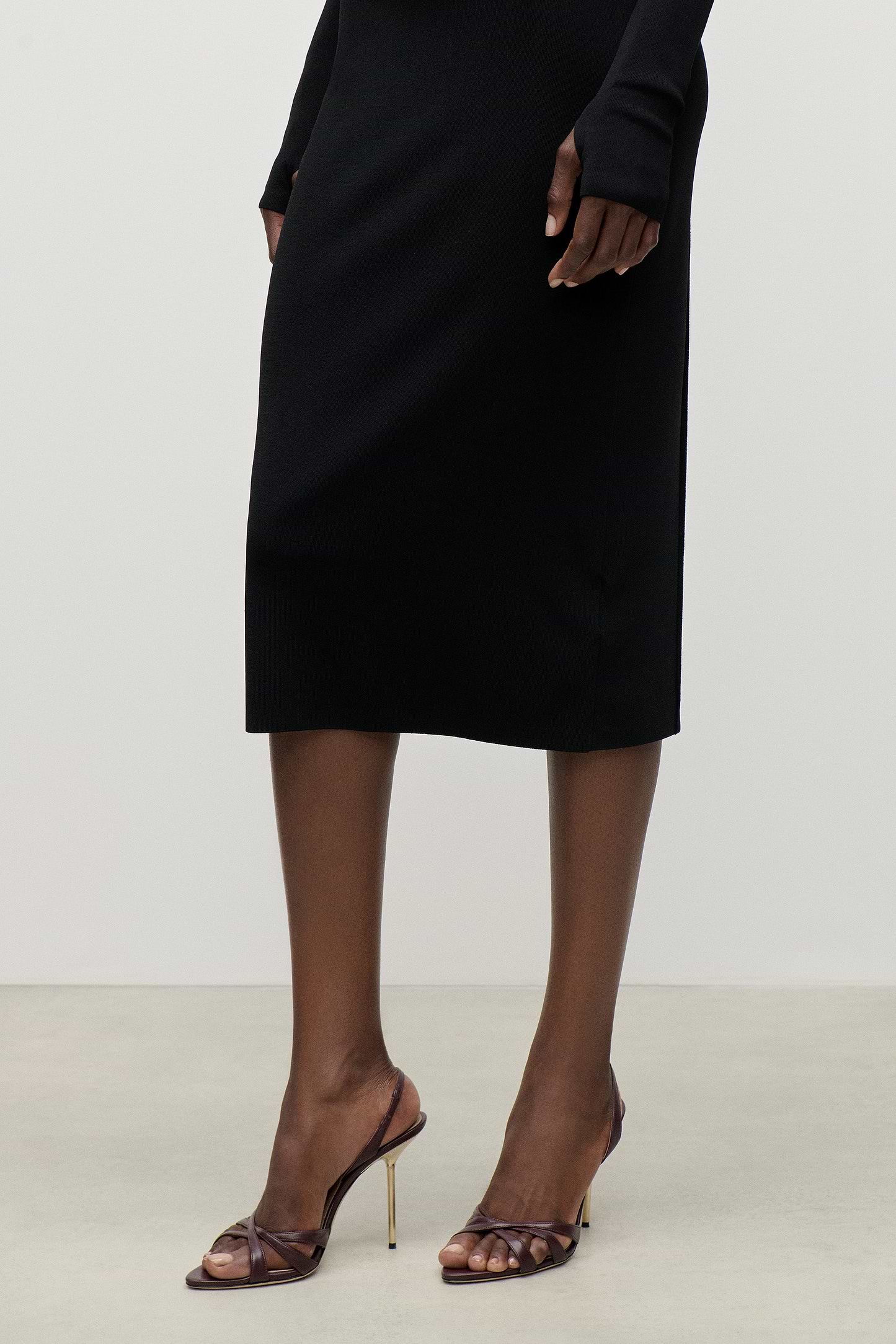 Fitted Midi Skirt In Black