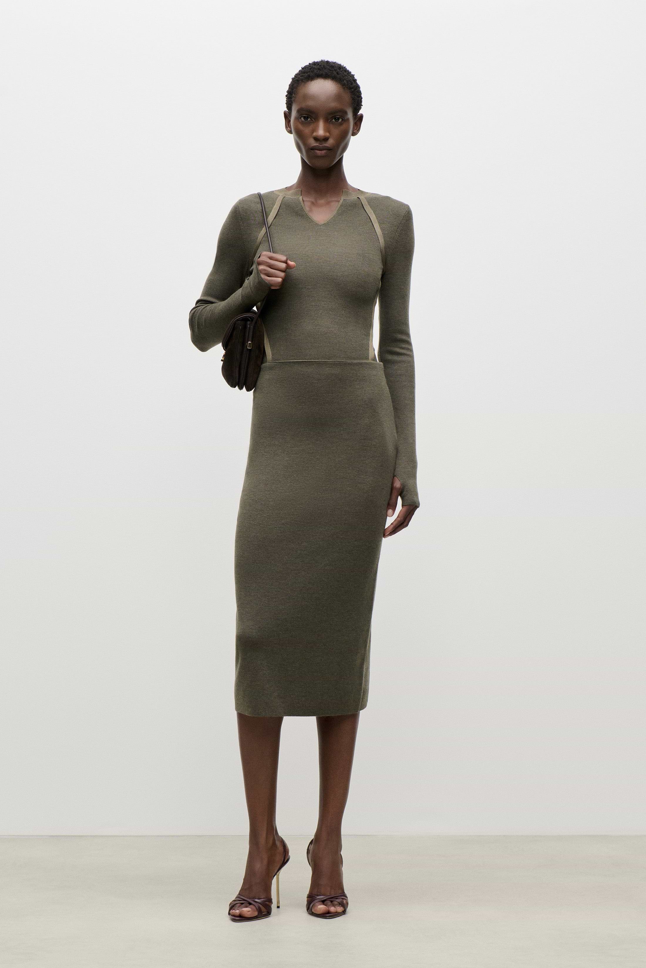 Fitted Midi Skirt In Green