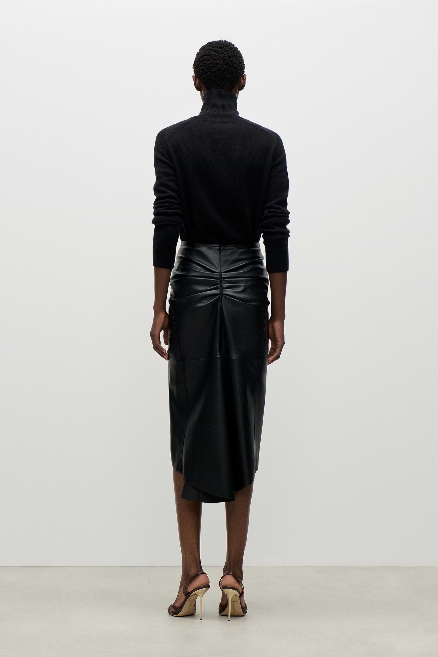 Leather Bela Skirt In Black
