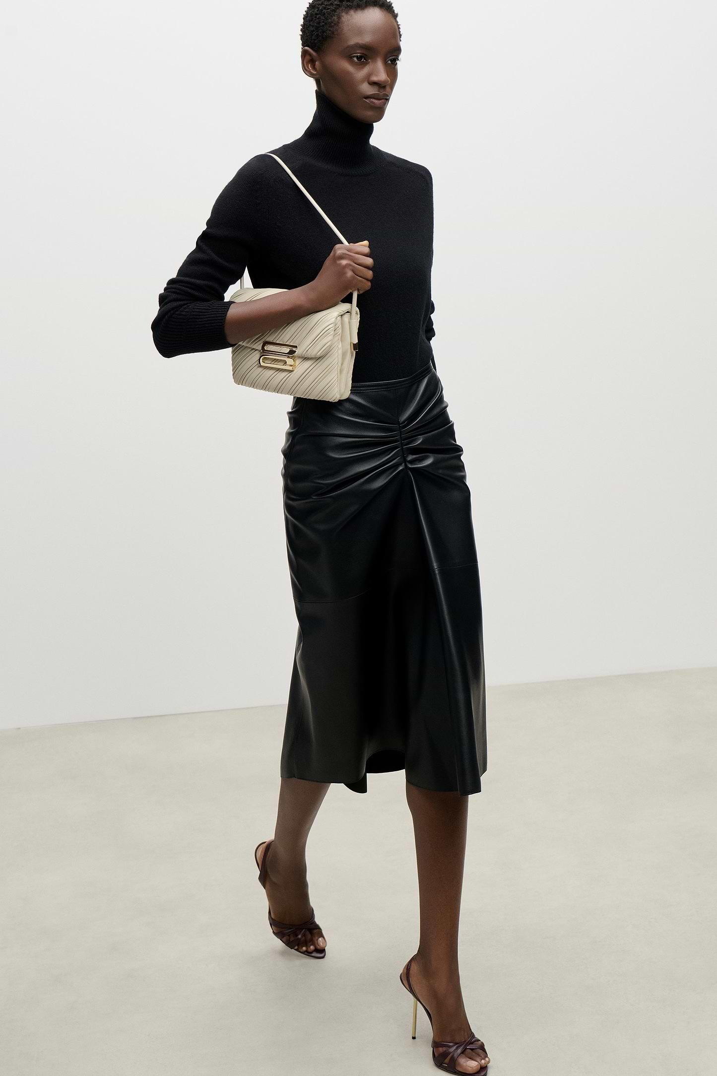 Leather Bela Skirt In Black