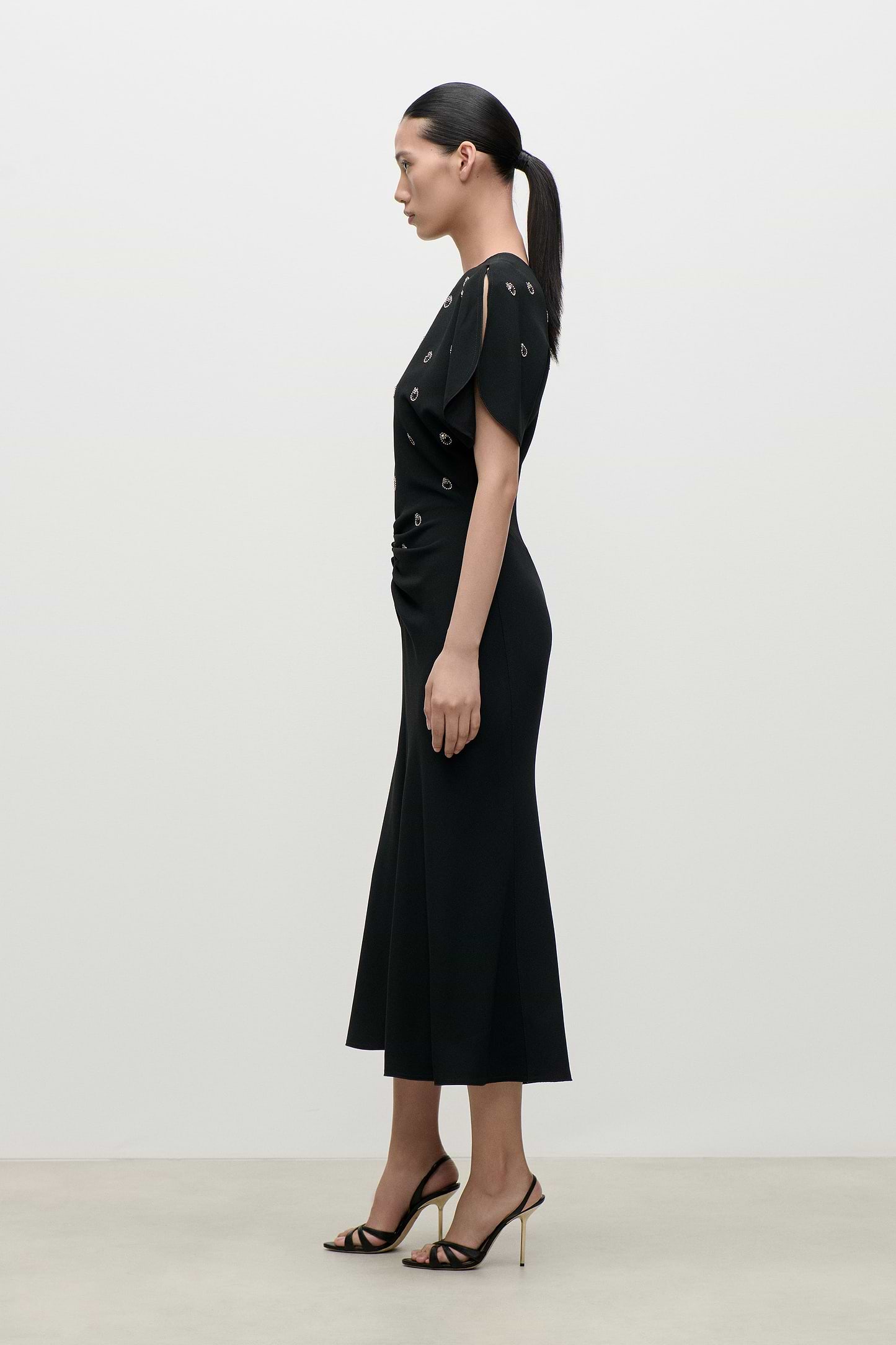 Bela Embroidered Midi Dress In Black